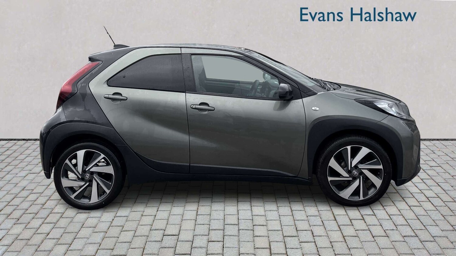 Used Toyota Aygo X 2023 for sale - 77810923: Photo 3