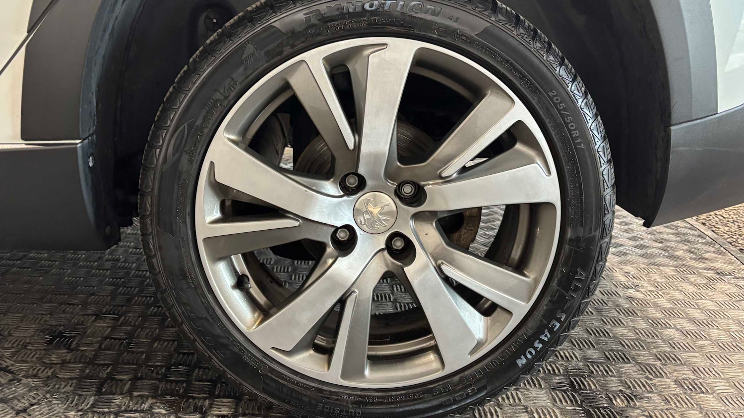 Used Peugeot 2008 2018 for sale - 77472693: Photo 12