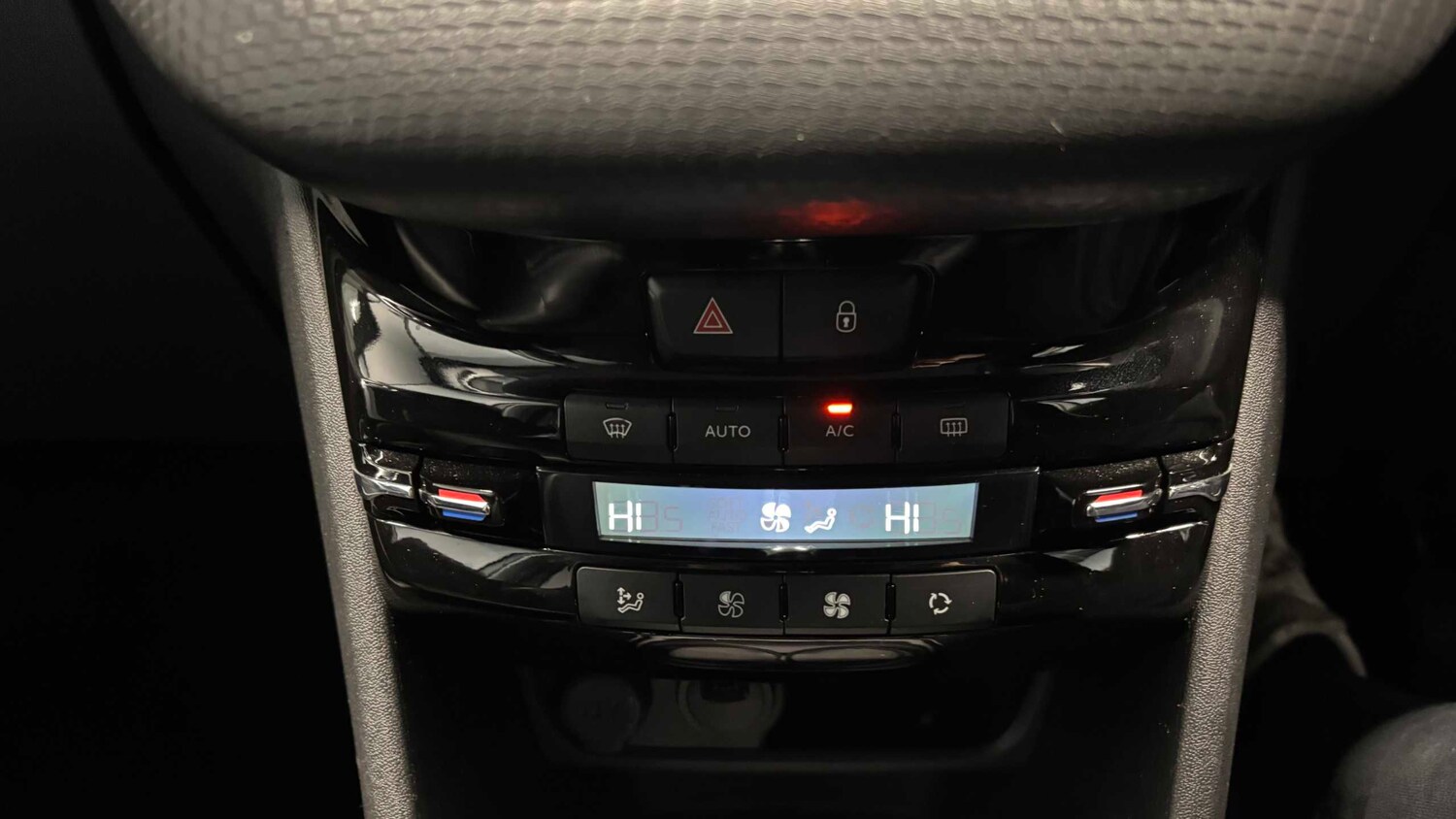 Used Peugeot 2008 2018 for sale - 77472693: Photo 19