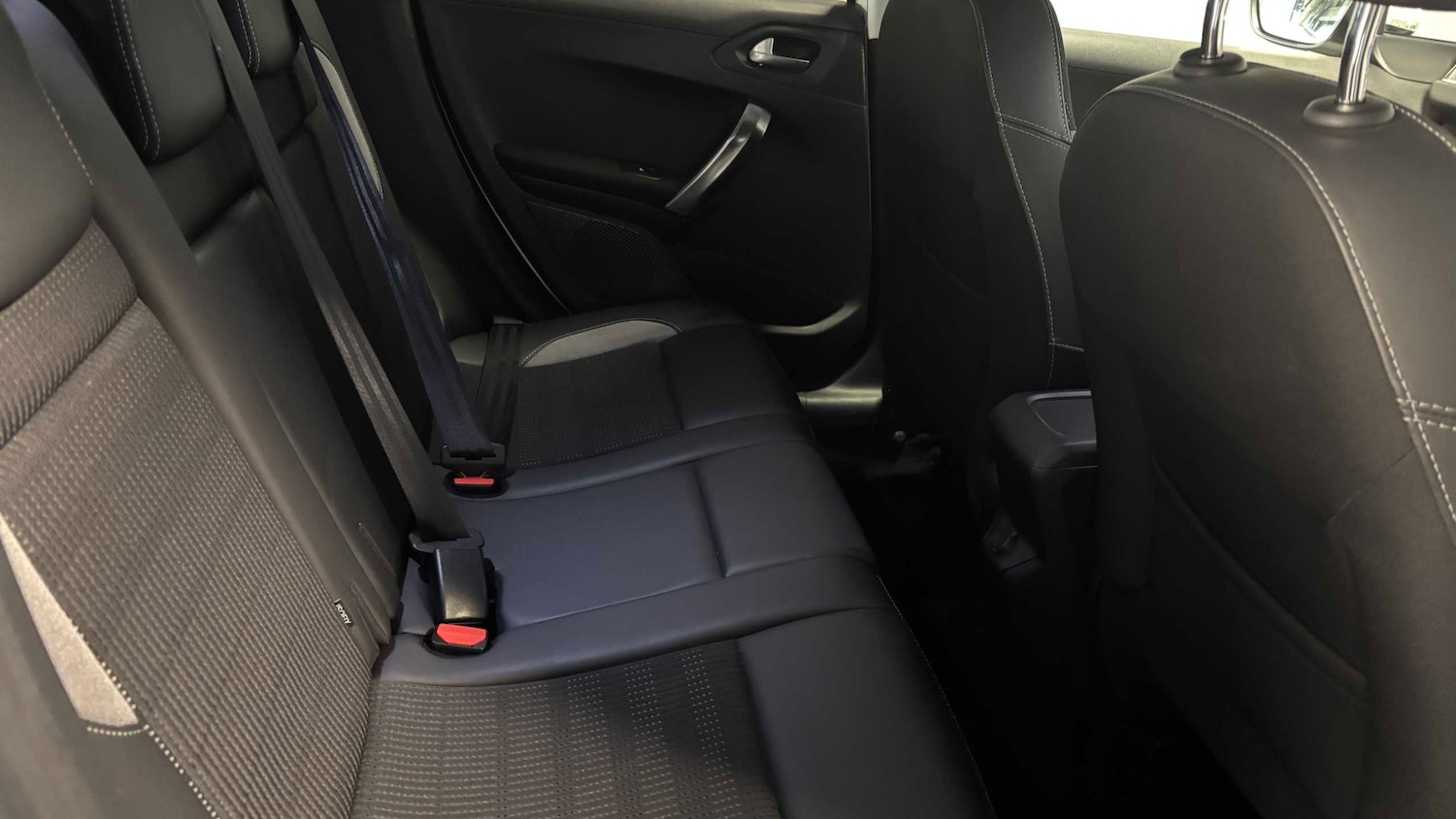 Used Peugeot 2008 2018 for sale - 77472693: Photo 23