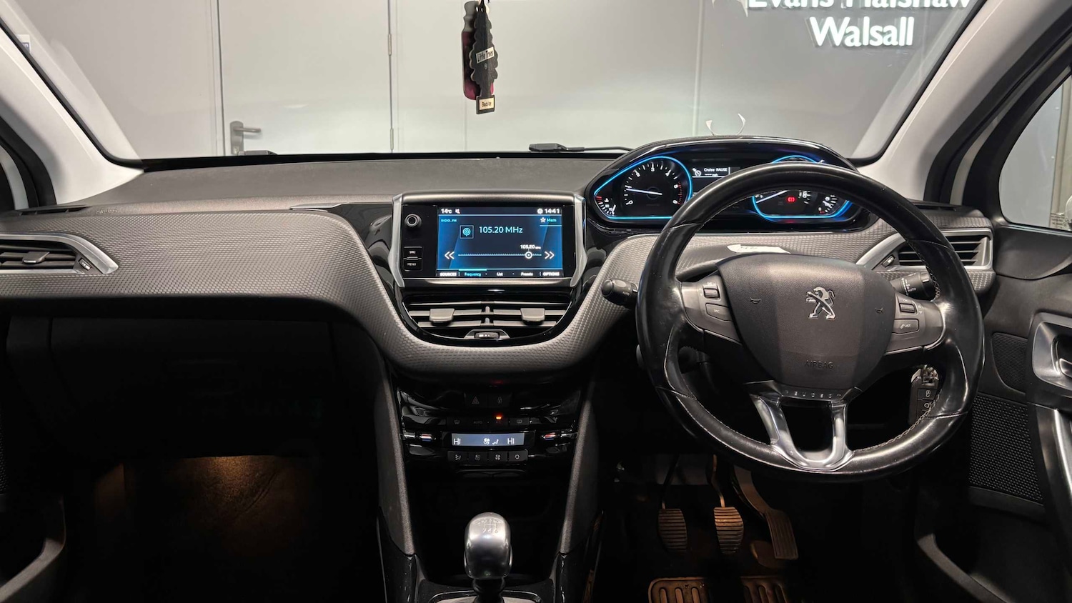 Used Peugeot 2008 2018 for sale - 77472693: Photo 24