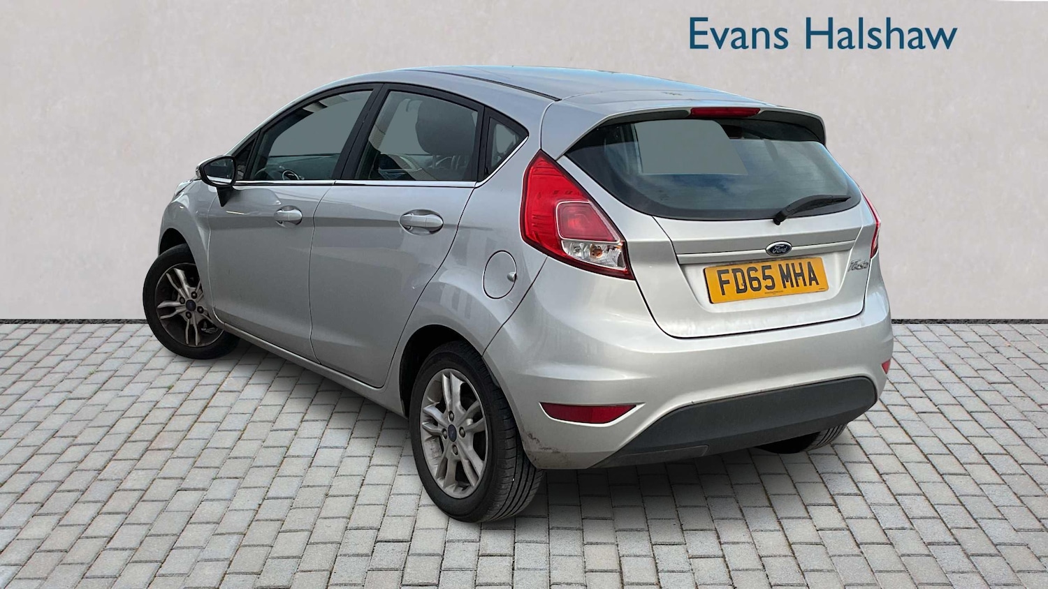 Used Ford Fiesta 2015 for sale - 76401285: Photo 2