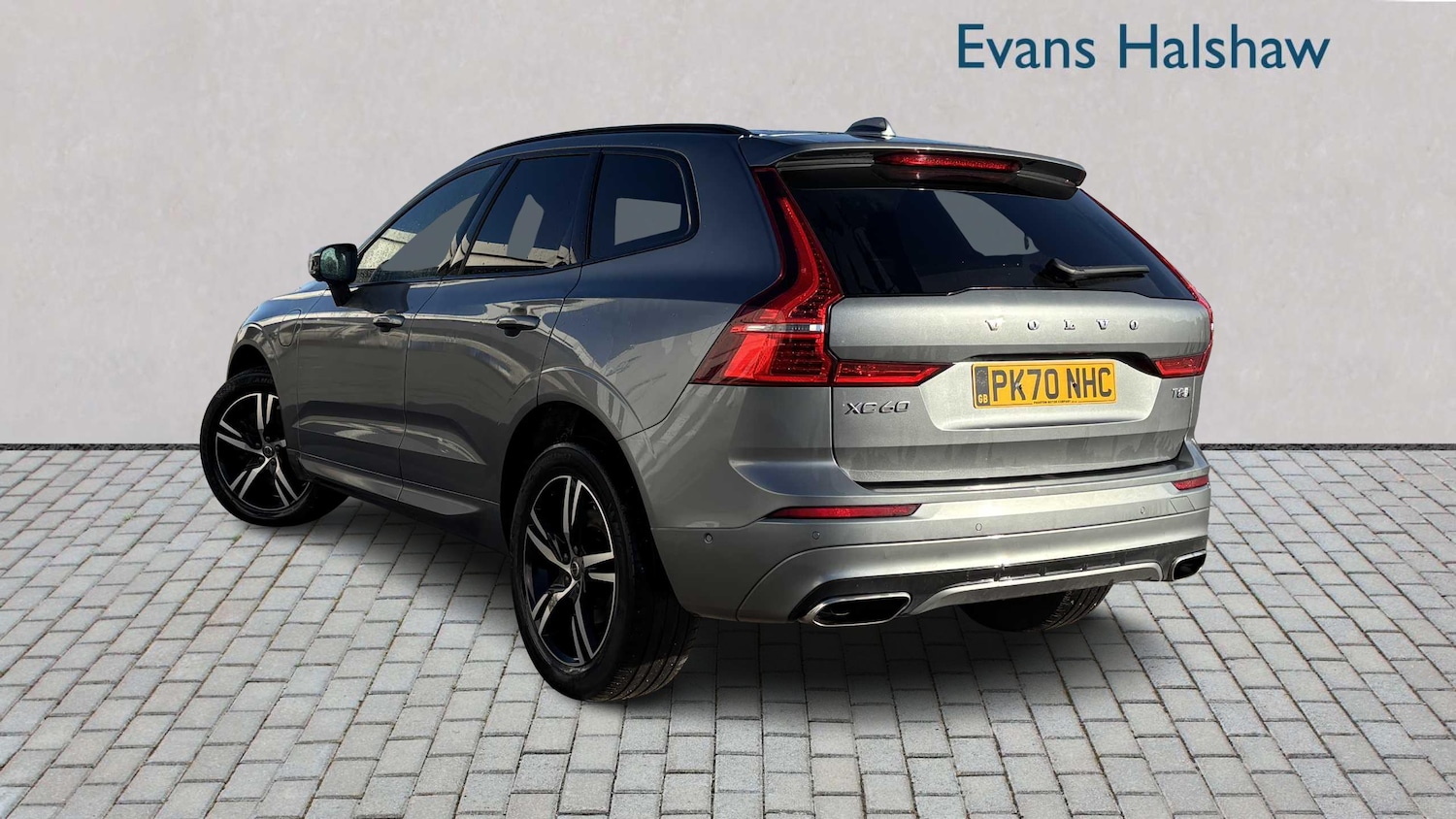 Used Volvo XC60 2020 for sale - 76610575: Photo 2