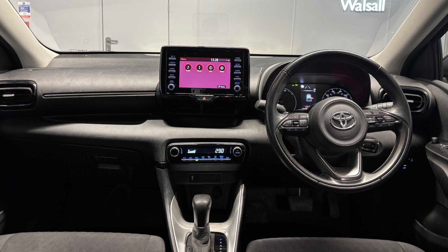 Used Toyota Yaris 2022 for sale - 76732392: Photo 24