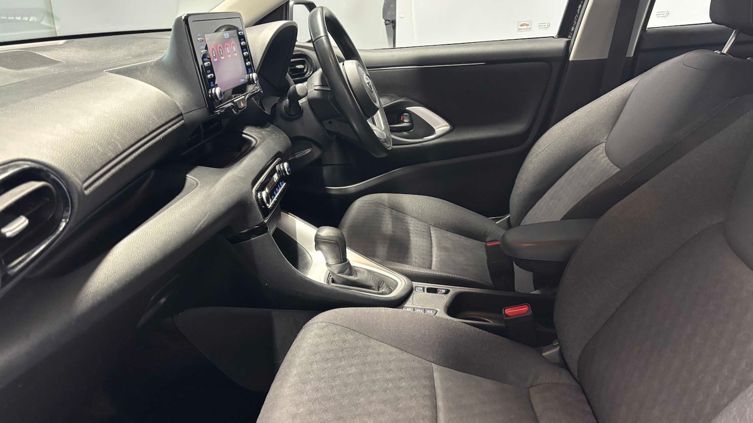 Used Toyota Yaris 2022 for sale - 76732392: Photo 28