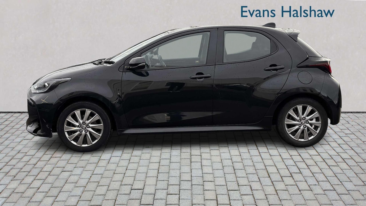 Used Toyota Yaris for sale - 76732392: Photo 3