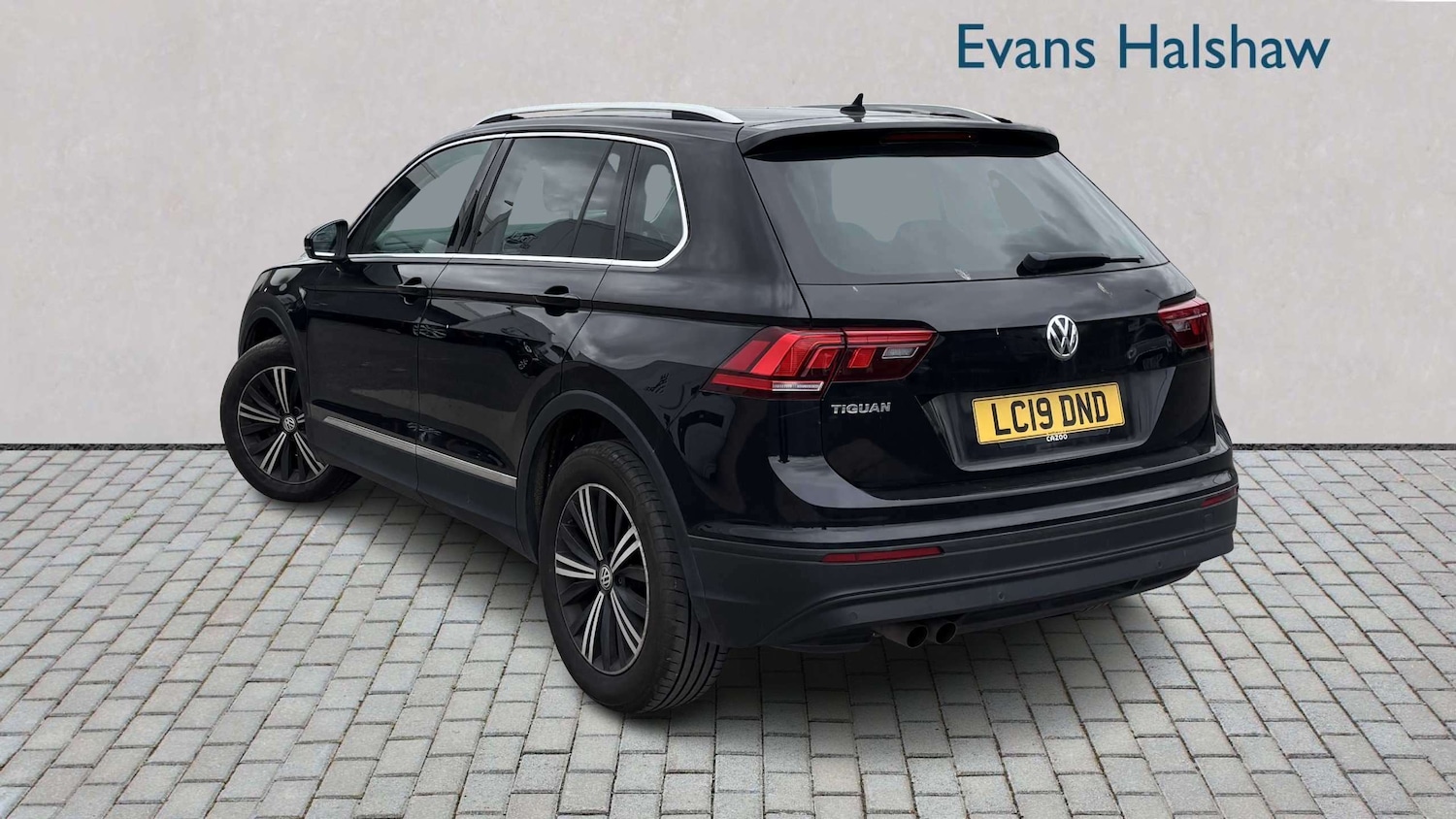 Used Volkswagen Tiguan 2019 for sale - 78104374: Photo 2