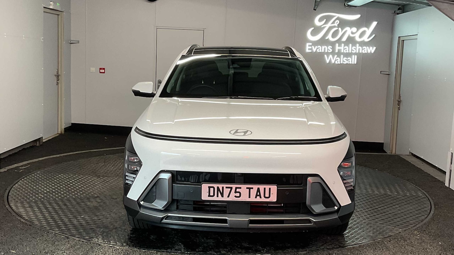 Used Hyundai KONA for sale - 76329321: Photo 2