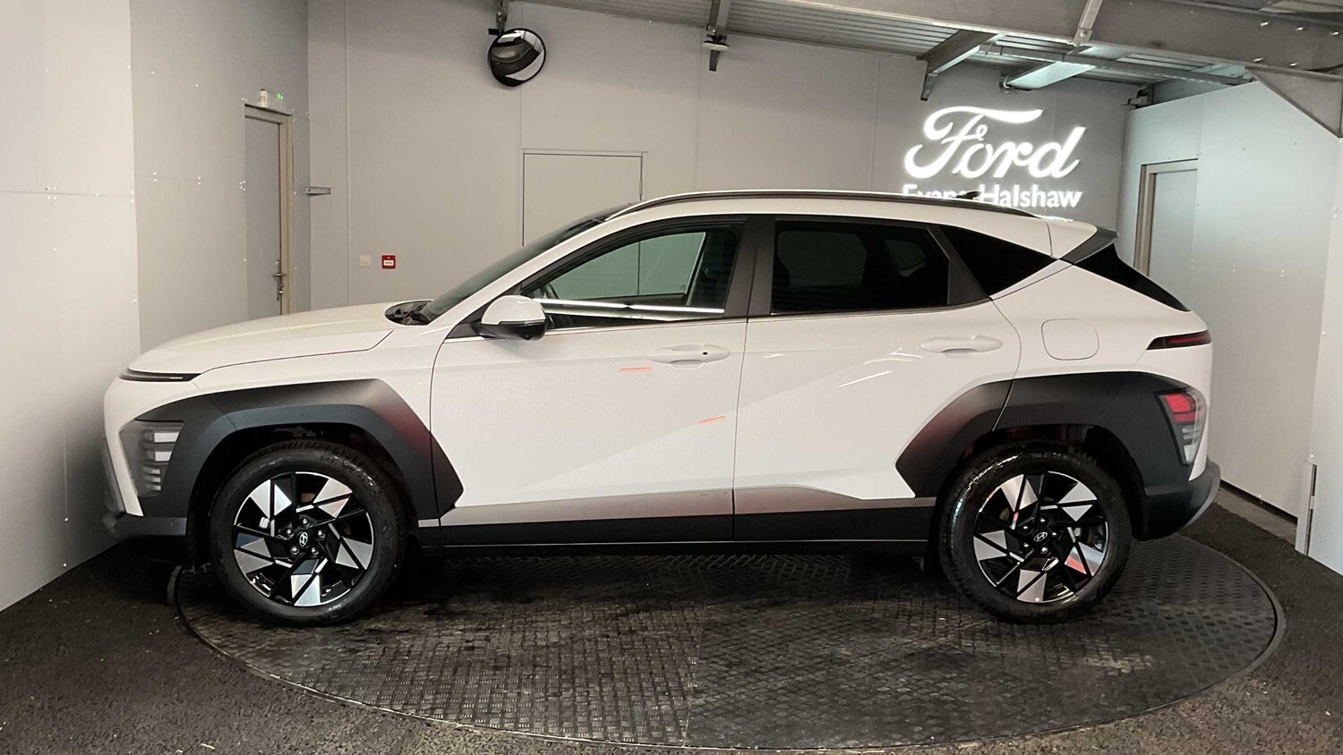 Used Hyundai KONA for sale - 76329321: Photo 4