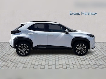 Used Toyota Yaris Cross 2024 for sale - 79486624: Photo