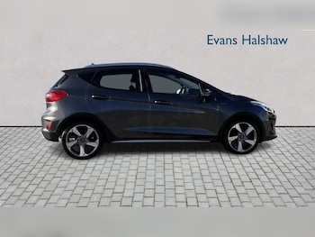 Used Ford Fiesta 2018 for sale - 76610579: Photo