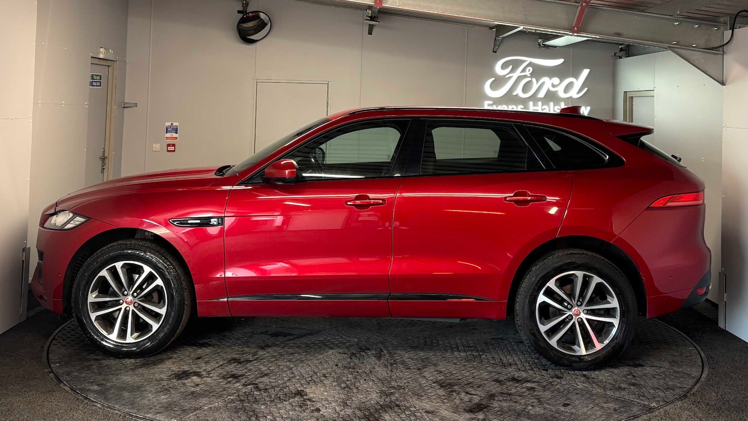 Used Jaguar F-Pace 2016 for sale - 77068669: Photo 8