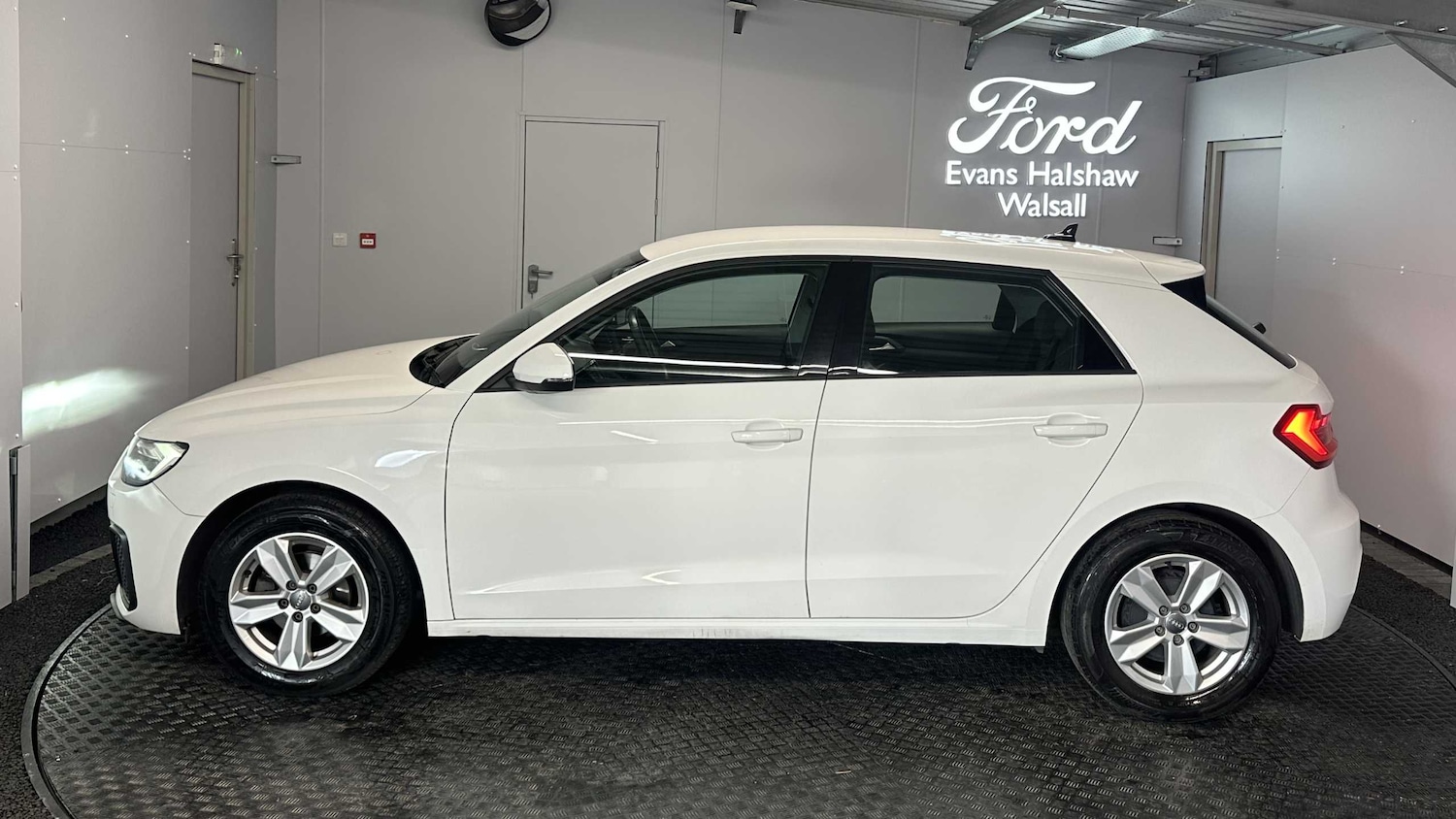 Used Audi A1 2019 for sale - 76610726: Photo 3