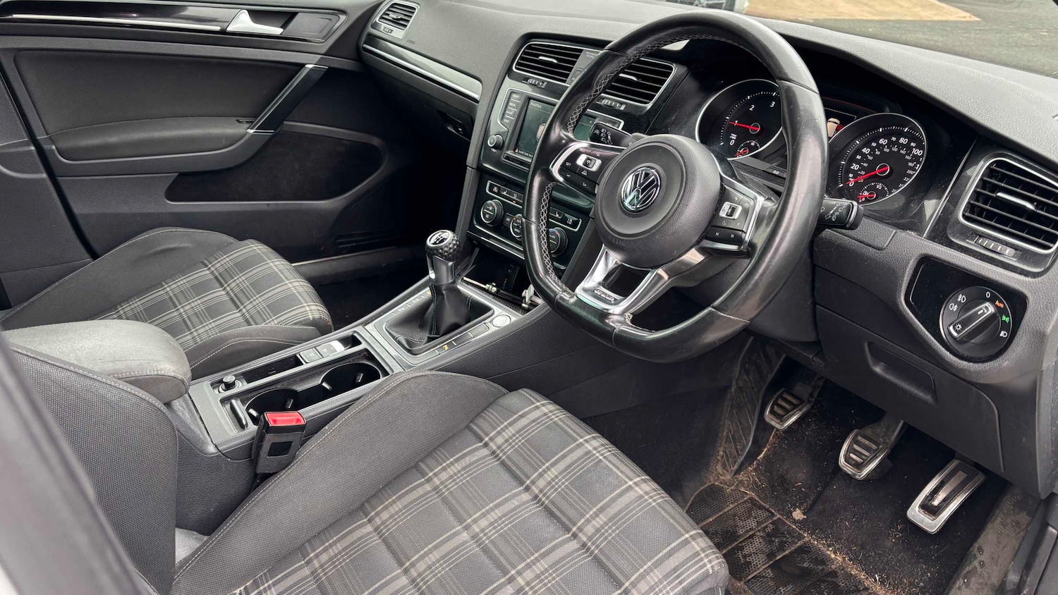 Used Volkswagen Golf 2015 for sale - 77414902: Photo 6