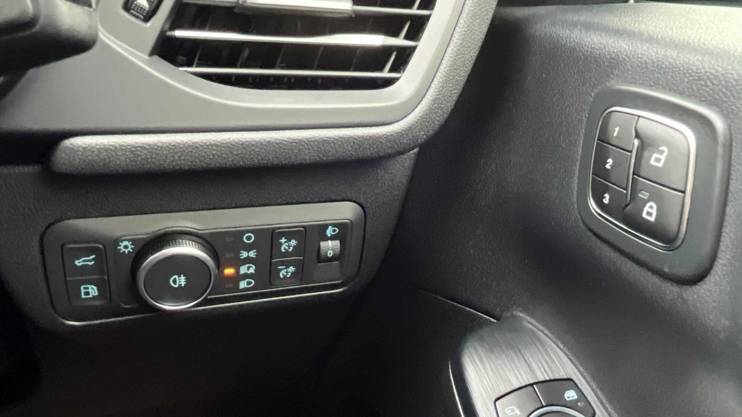 Used Ford Kuga 2024 for sale - 76411201: Photo 28