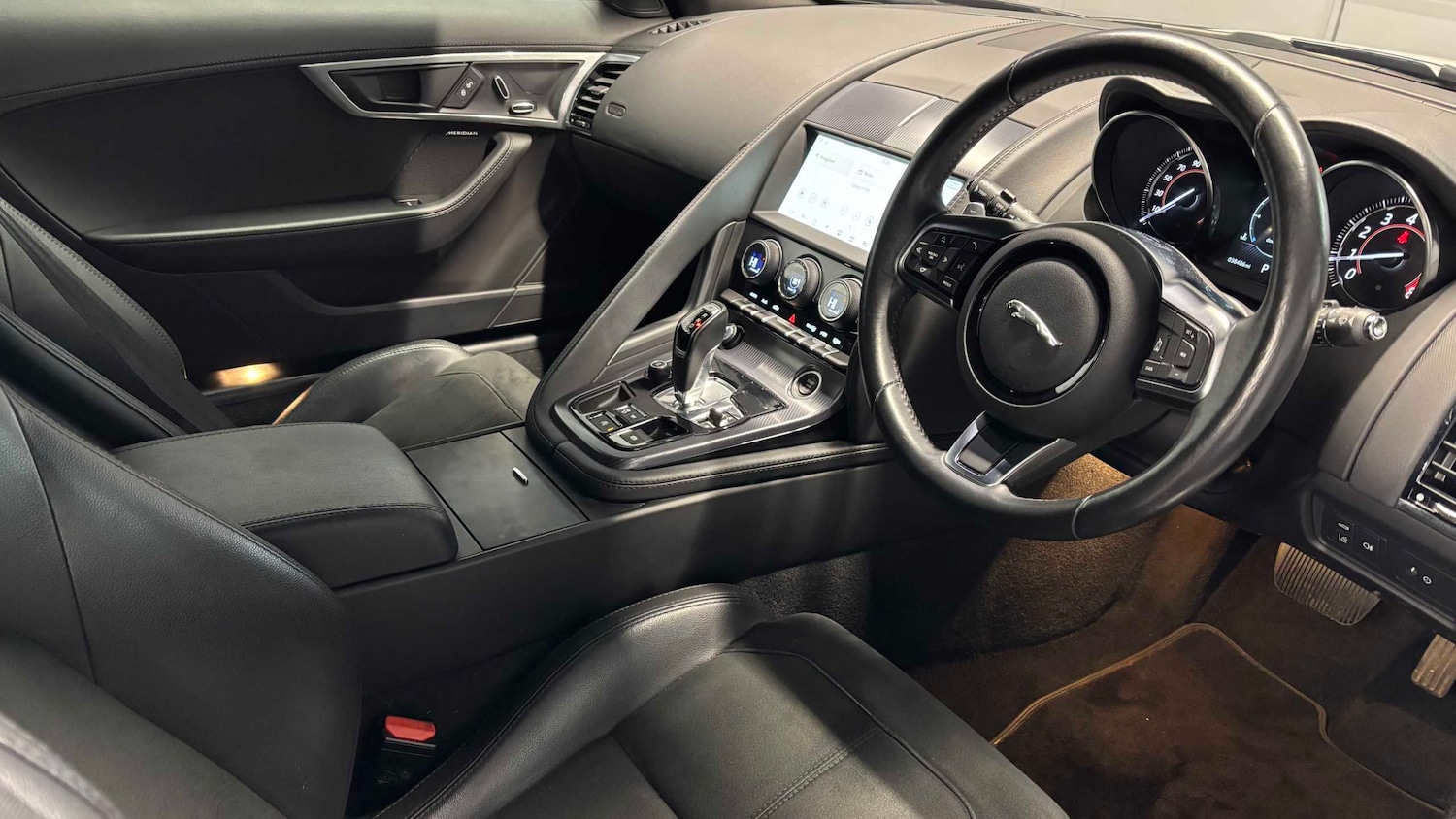 Used Jaguar F-Type 2019 for sale - 77601233: Photo 13