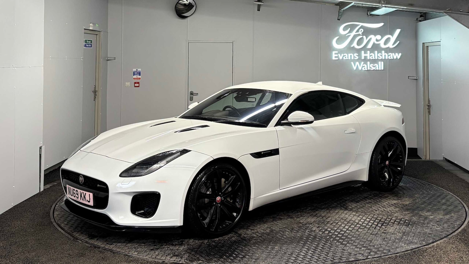 Used Jaguar F-Type 2019 for sale - 77601233: Photo 3