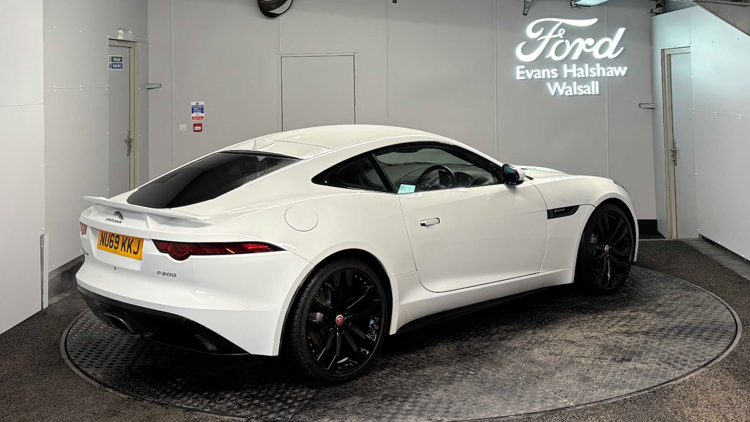 Used Jaguar F-Type 2019 for sale - 77601233: Photo 5