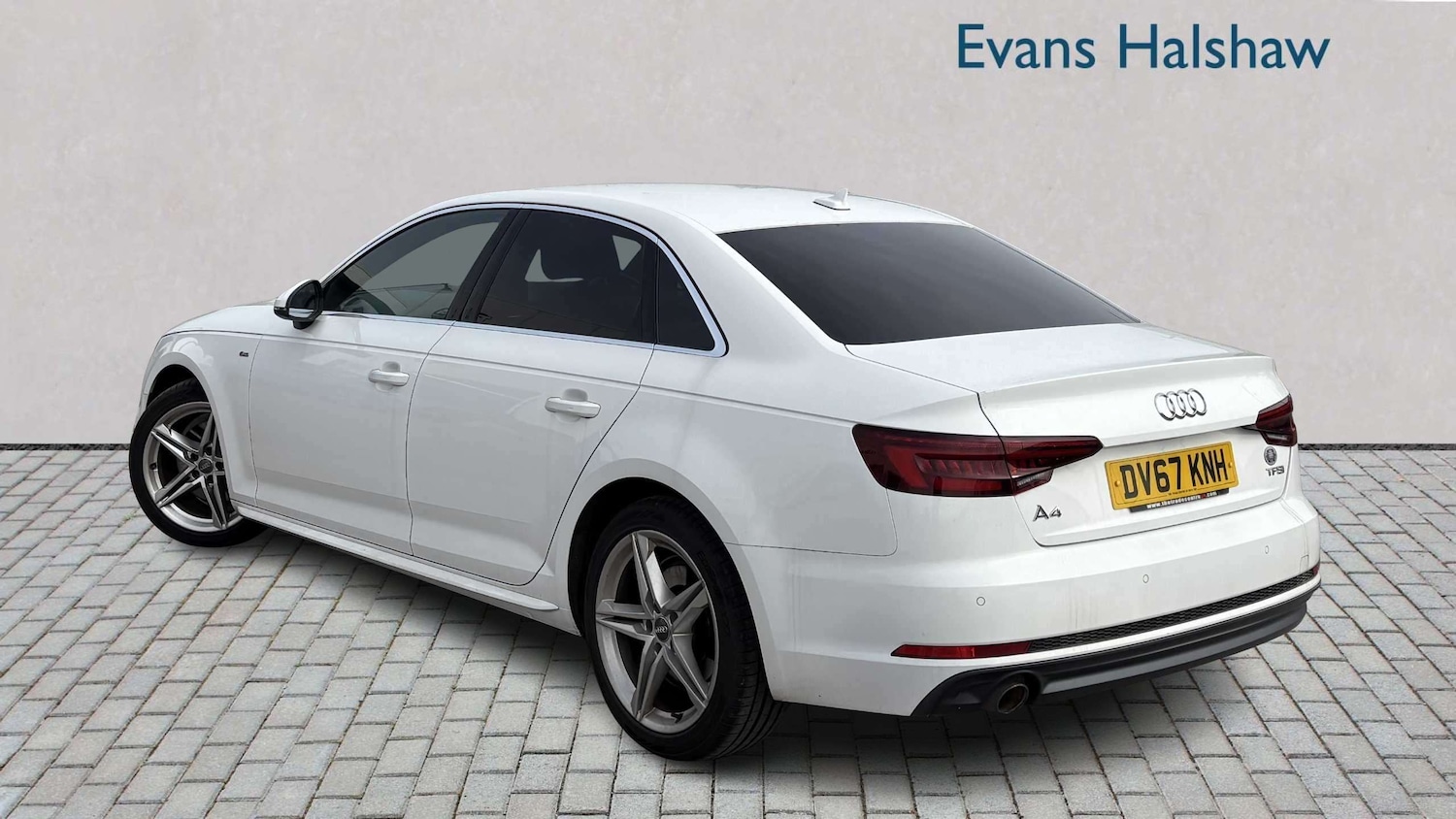 Used Audi A4 2017 for sale - 77996083: Photo 2