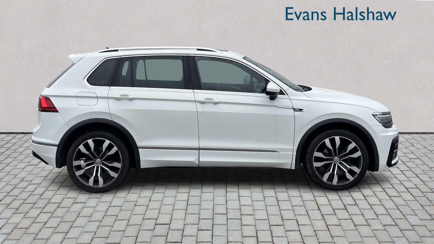 Used Volkswagen Tiguan 2018 for sale - 77443324: Photo 3