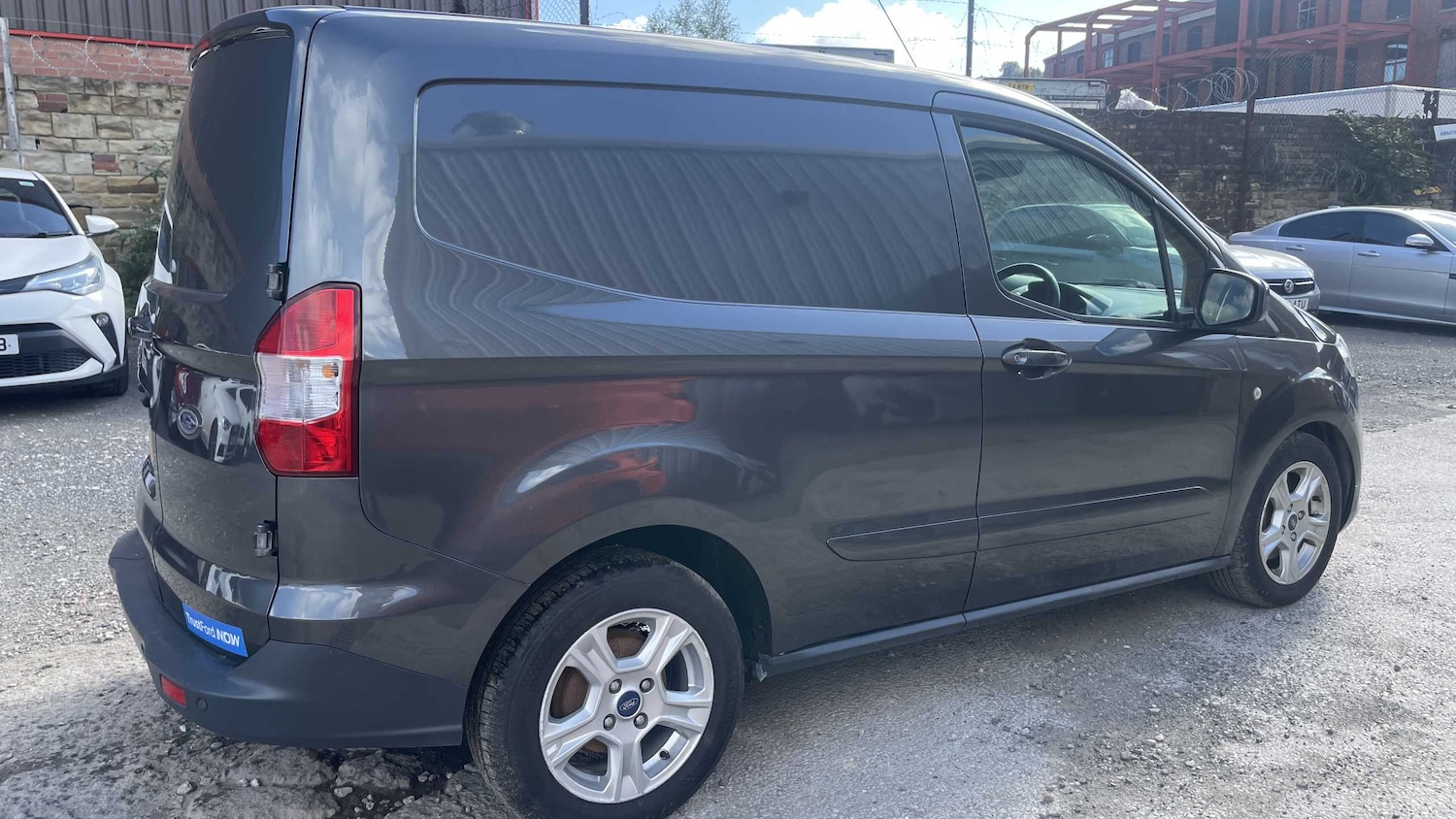 Used Ford Transit Courier 2020 for sale - 76390690: Photo 21