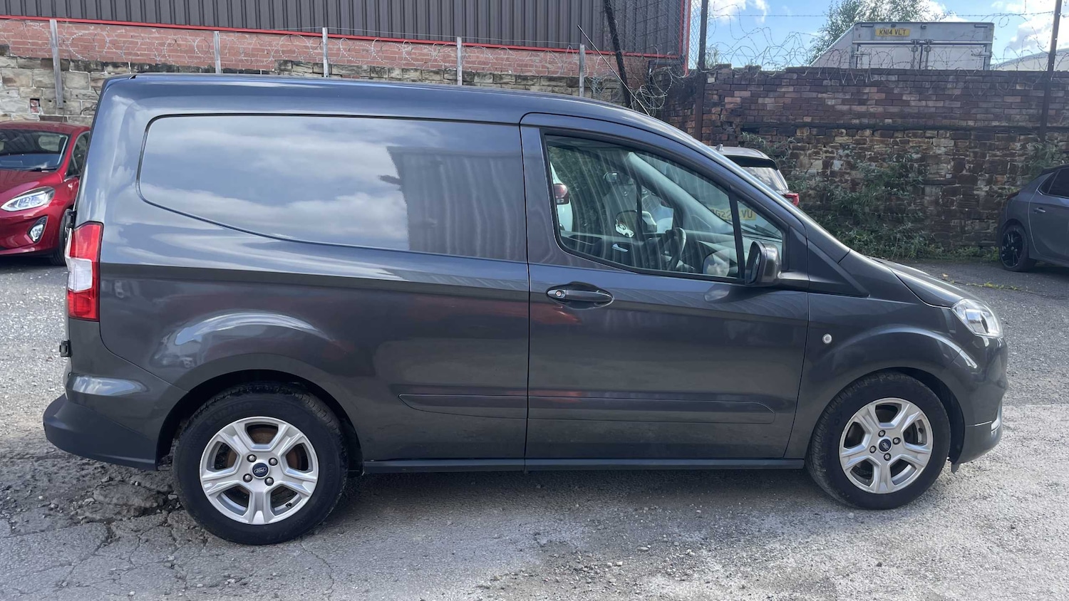 Used Ford Transit Courier 2020 for sale - 76390690: Photo 22