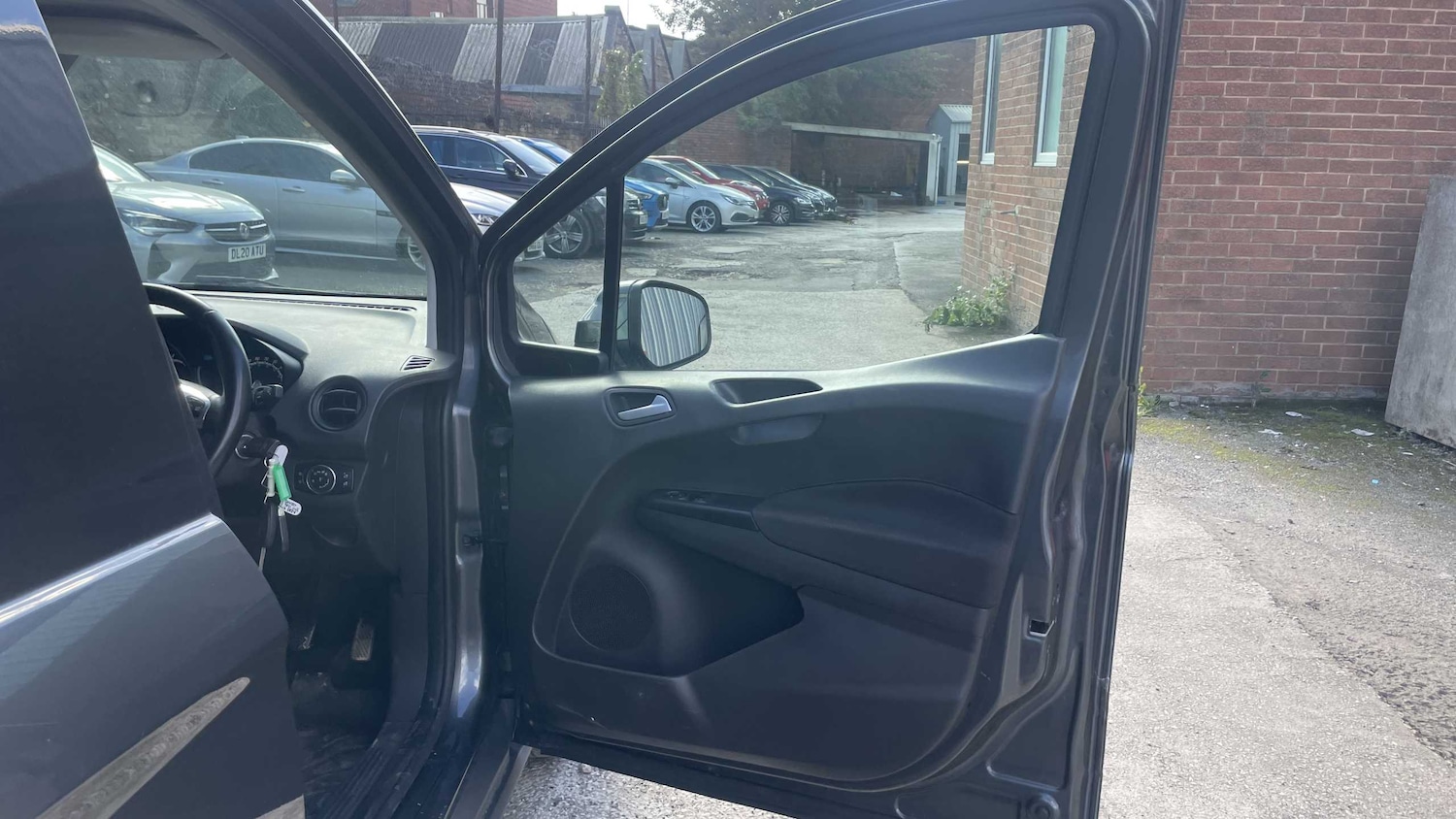 Used Ford Transit Courier 2020 for sale - 76390690: Photo 24