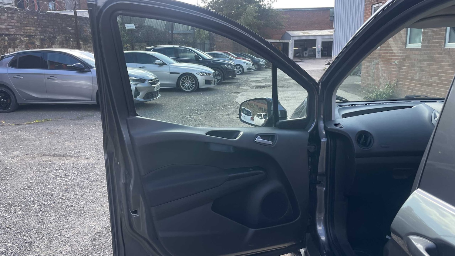 Used Ford Transit Courier 2020 for sale - 76390690: Photo 25