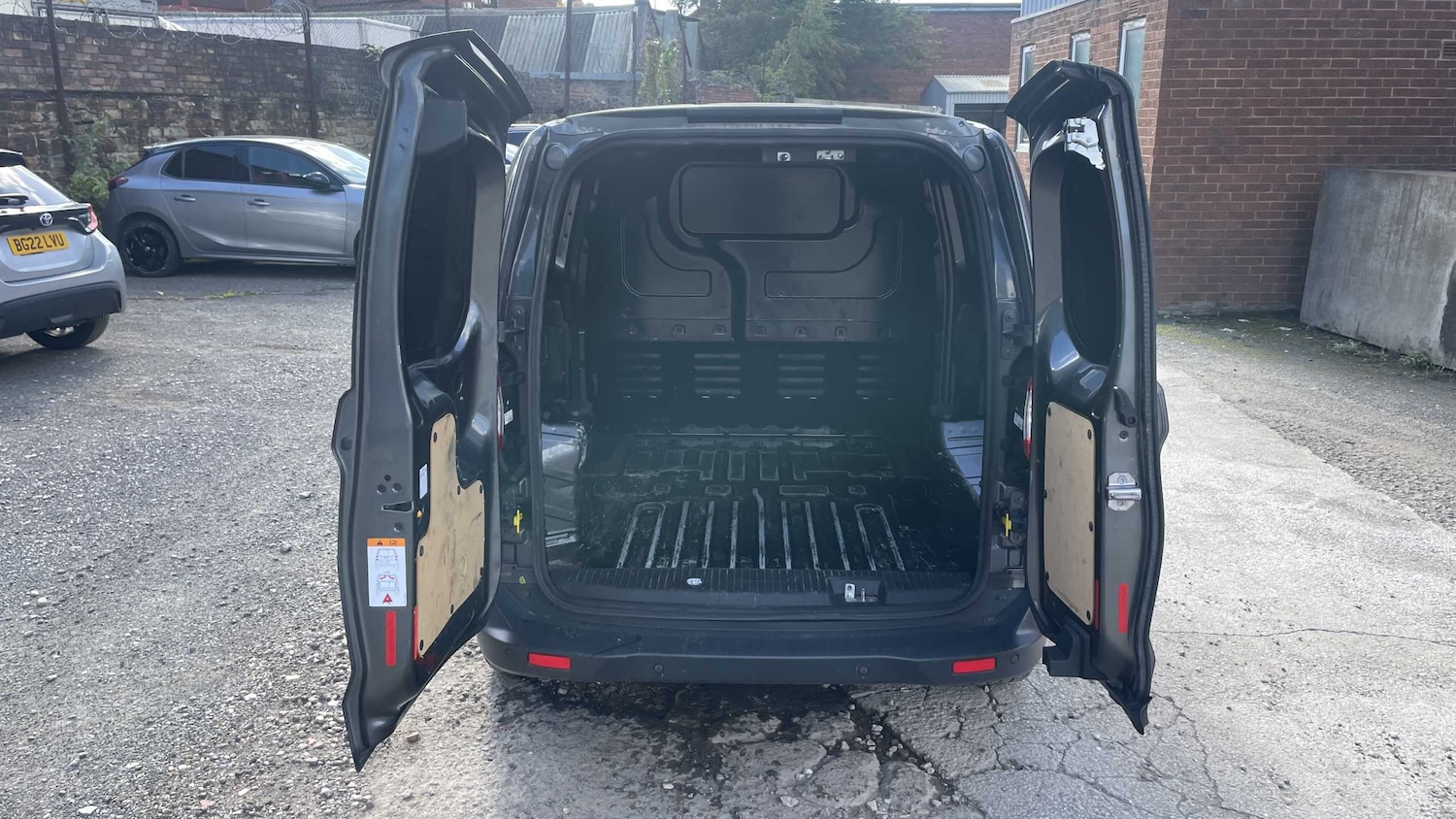 Used Ford Transit Courier 2020 for sale - 76390690: Photo 28