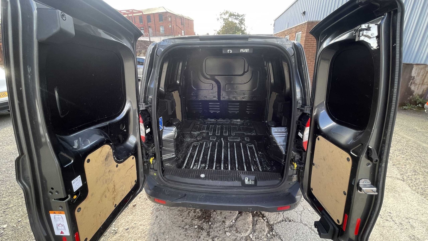 Used Ford Transit Courier 2020 for sale - 76390690: Photo 29