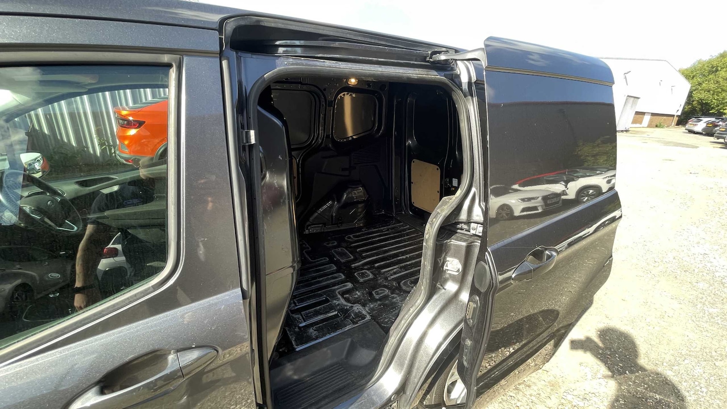 Used Ford Transit Courier 2020 for sale - 76390690: Photo 30