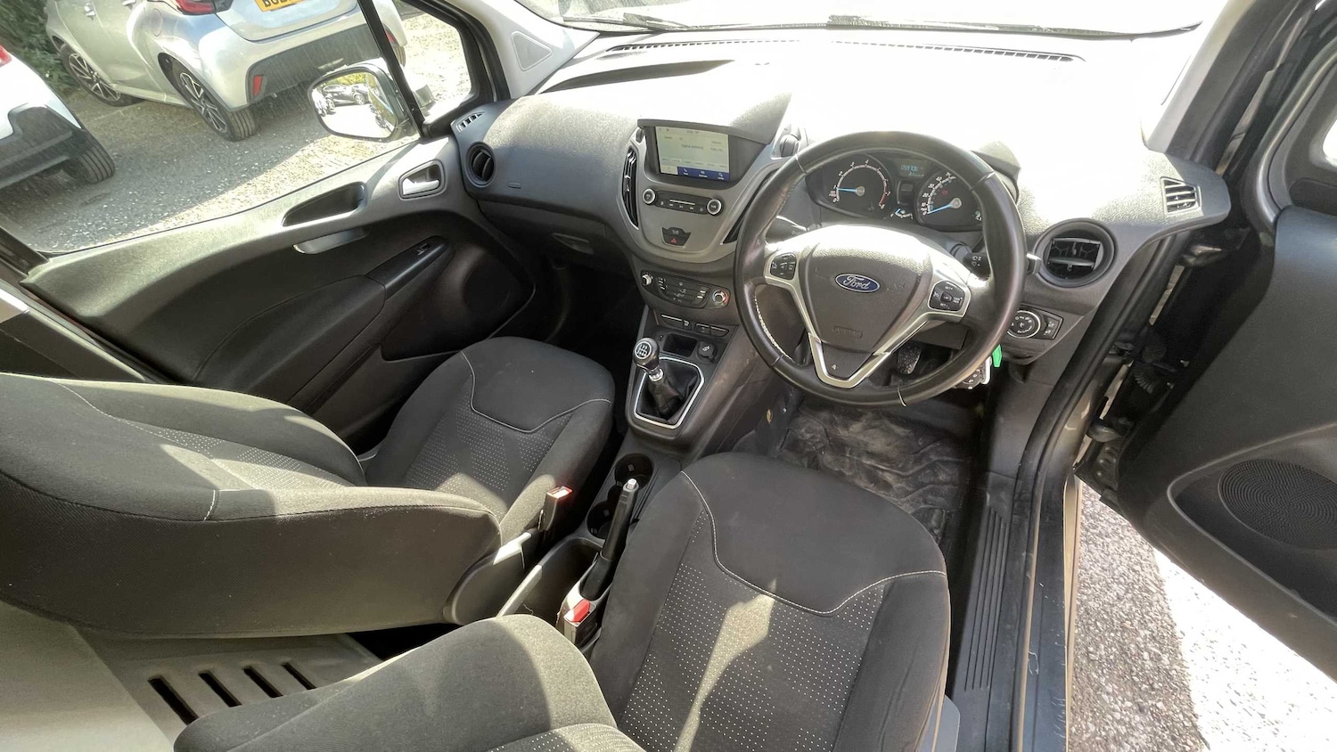 Used Ford Transit Courier 2020 for sale - 76390690: Photo 32