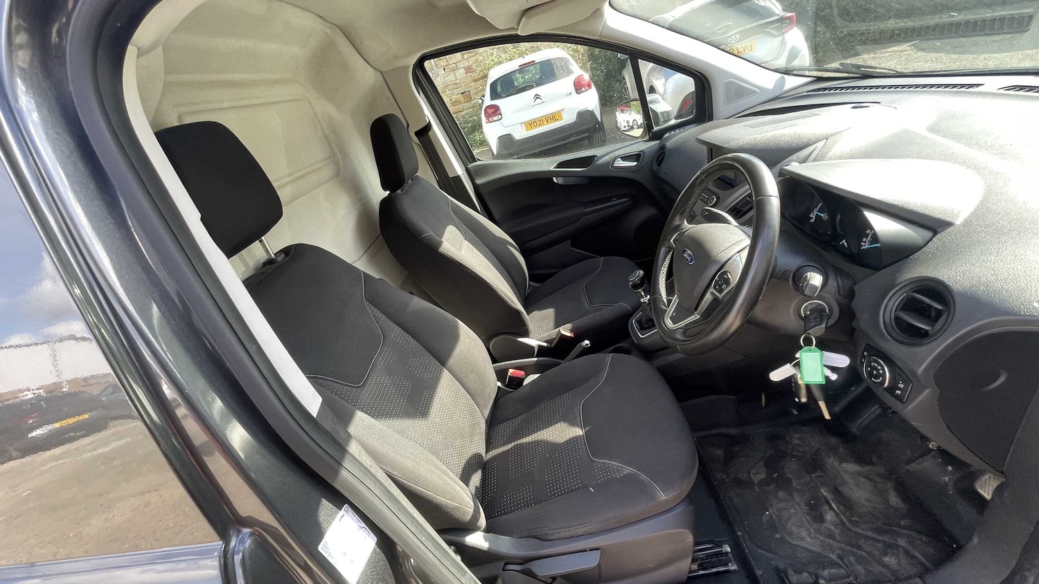 Used Ford Transit Courier 2020 for sale - 76390690: Photo 34