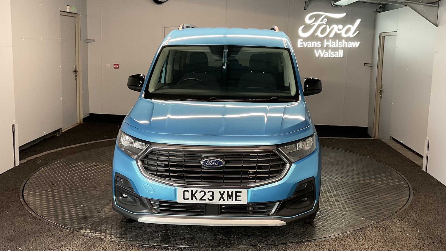 Used Ford Tourneo Connect 2023 for sale - 76523990: Photo 2