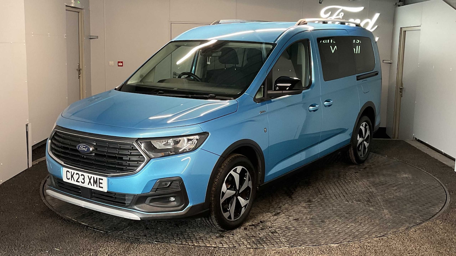 Used Ford Tourneo Connect 2023 for sale - 76523990: Photo 3