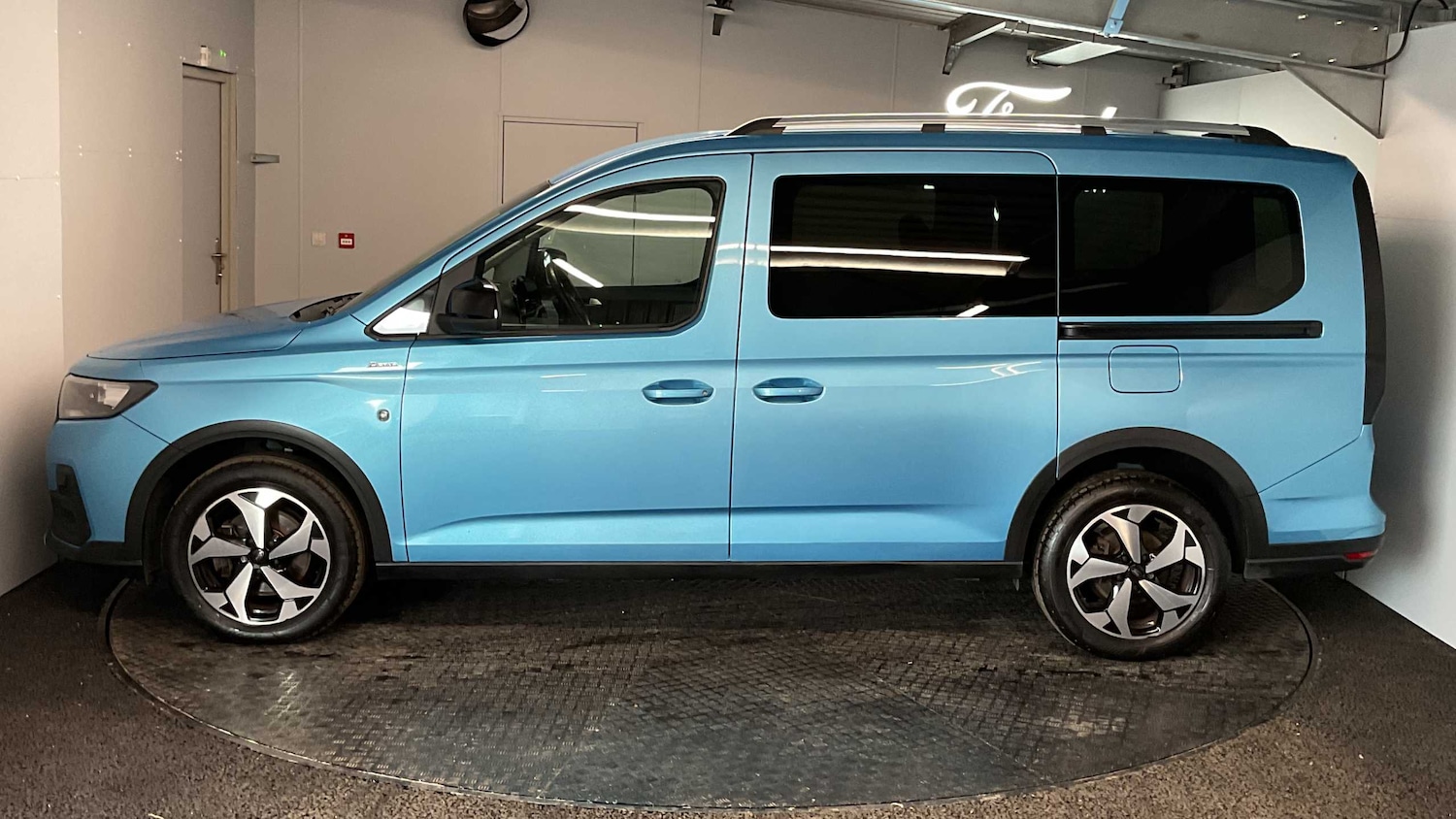 Used Ford Tourneo Connect 2023 for sale - 76523990: Photo 4