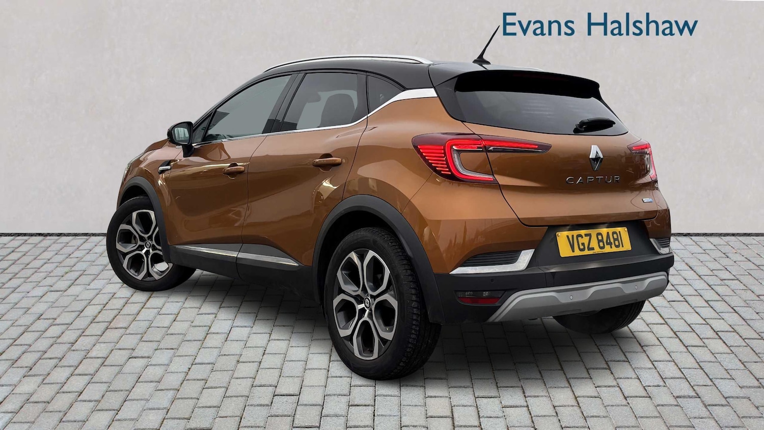 Used Renault Captur for sale - 77032258: Photo 2