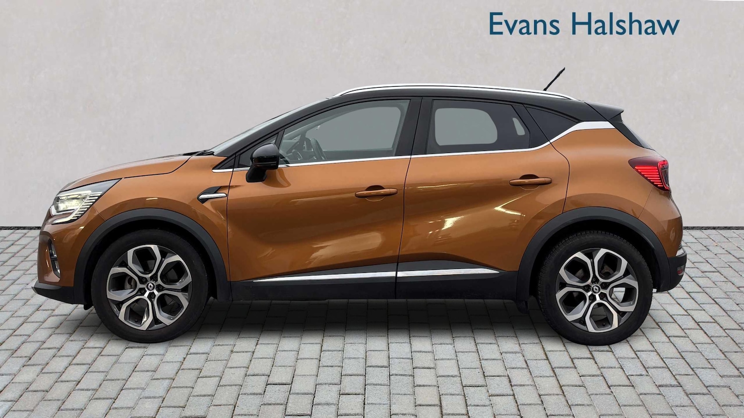 Used Renault Captur for sale - 77032258: Photo 3