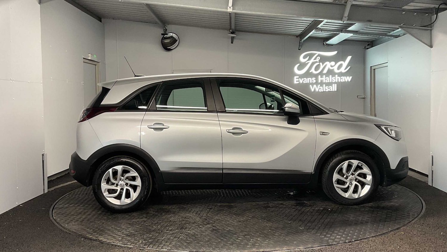 Used Vauxhall Crossland X 2017 for sale - 76459829: Photo 4