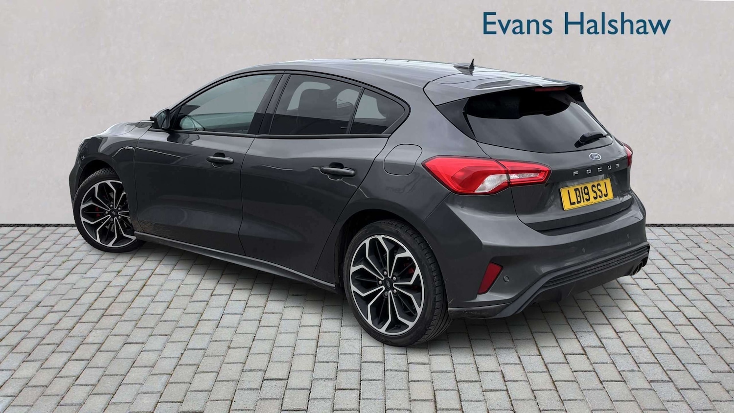 Used Ford Focus 2019 for sale - 77914111: Photo 2