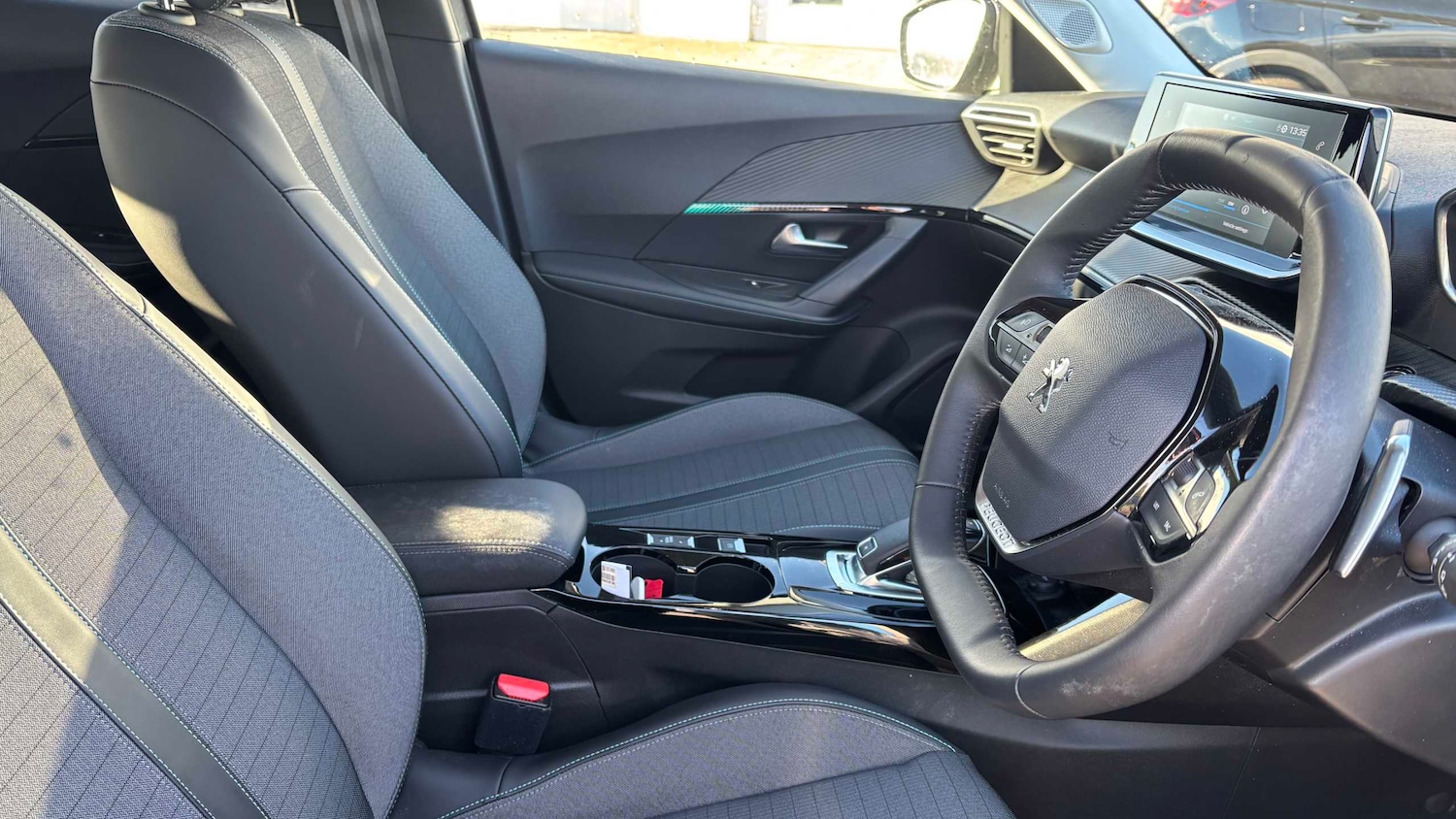 Used Peugeot 2008 2021 for sale - 76648975: Photo 7