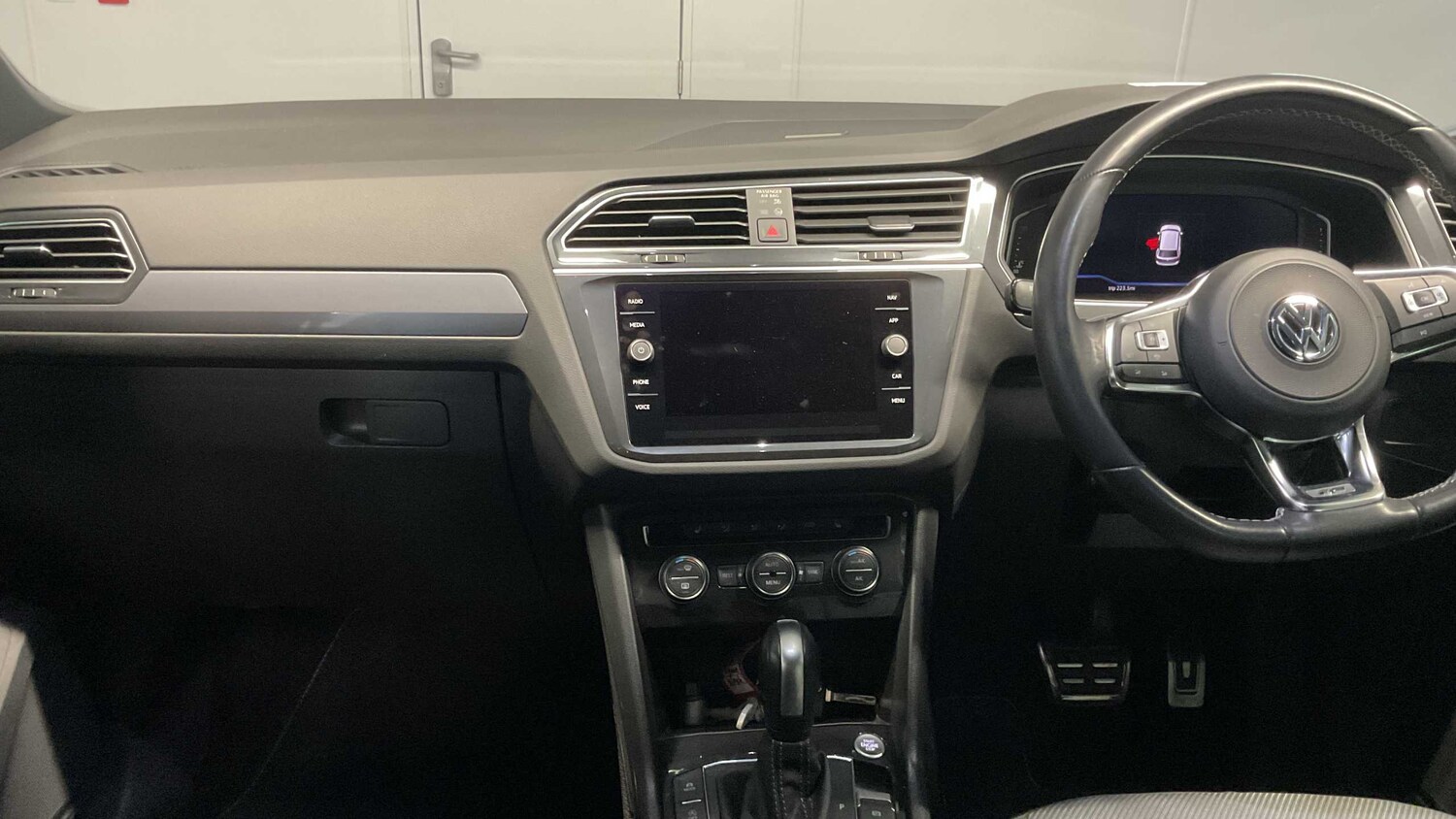 Used Volkswagen Tiguan 2020 for sale - 77316427: Photo 24