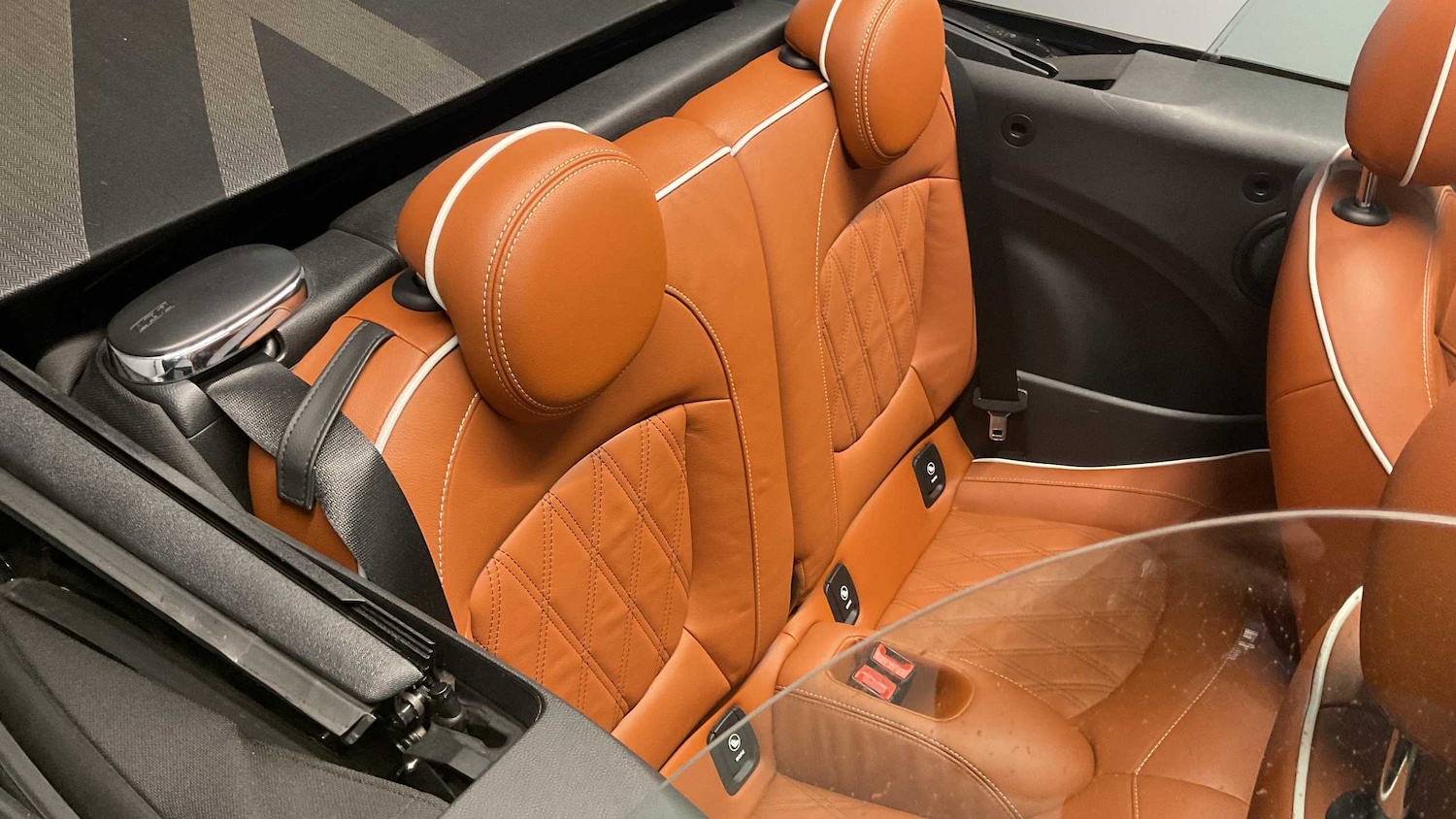 Used MINI Convertible 2022 for sale - 76329300: Photo 20