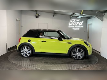 Used MINI Convertible 2022 for sale - 76329300: Photo
