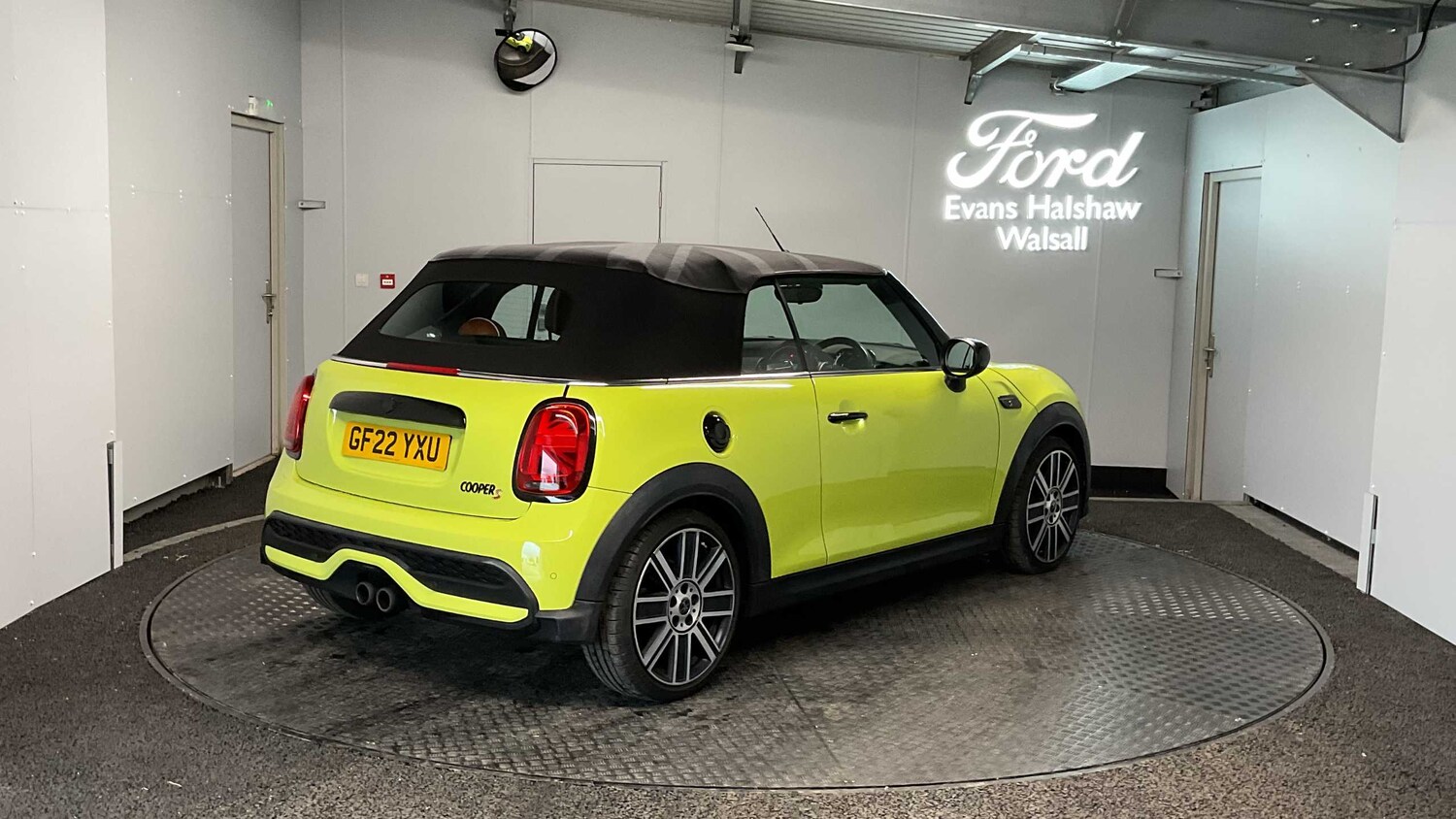 Used MINI Convertible 2022 for sale - 76329300: Photo 3