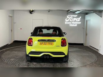 Used MINI Convertible 2022 for sale - 76329300: Photo