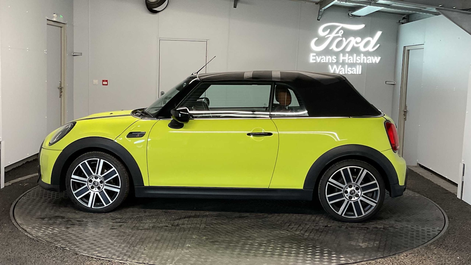 Used MINI Convertible 2022 for sale - 76329300: Photo 6