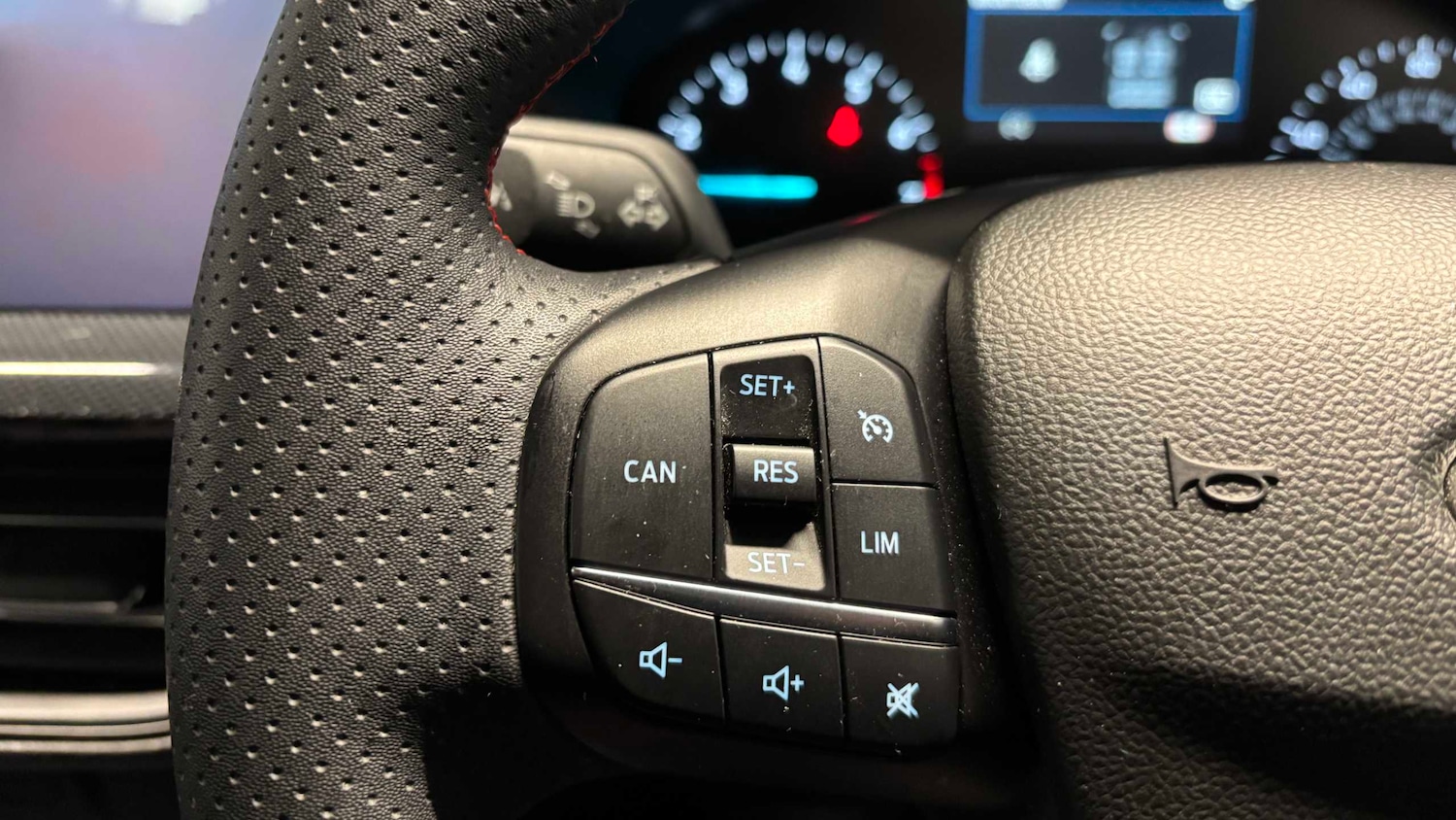 Used Ford Focus 2022 for sale - 76692127: Photo 16