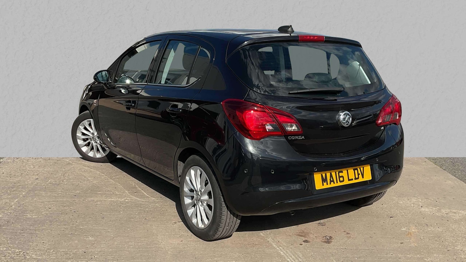 Used Vauxhall Corsa 2016 for sale - 76075241: Photo 2
