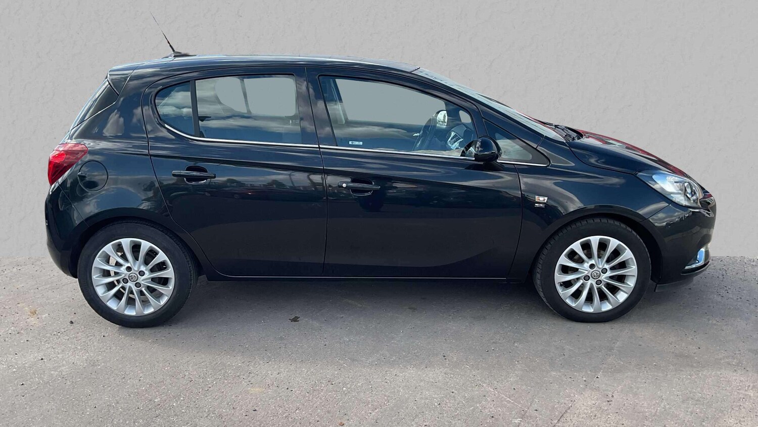 Used Vauxhall Corsa 2016 for sale - 76075241: Photo 3